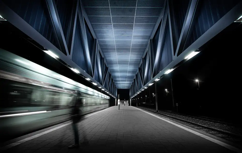 Vollrath, Jörg: ... Estación de metro