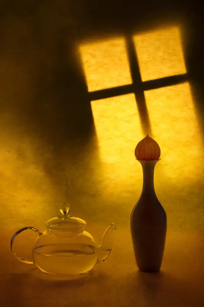 Barkow, Brig: Still life with a teapot and a vase on a window background