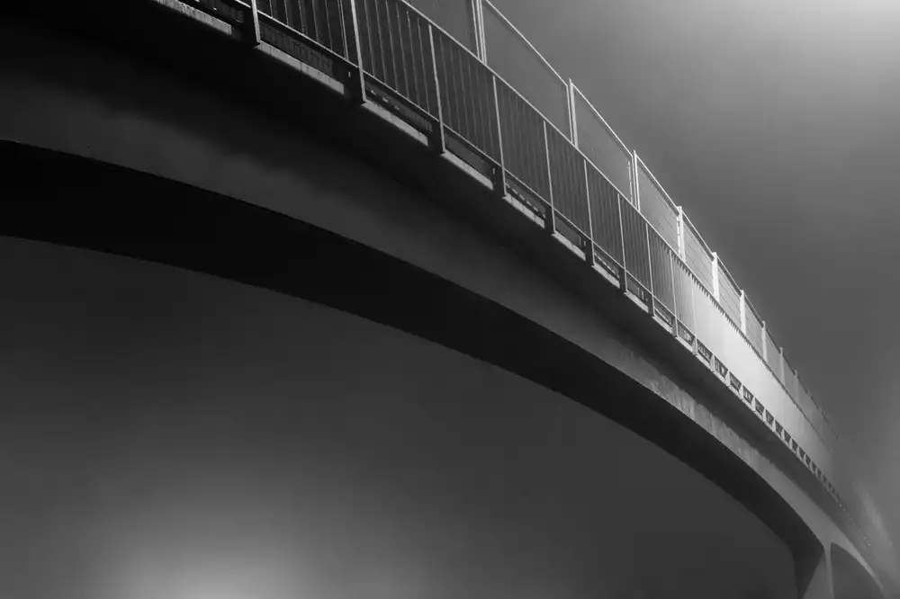 Amare, Bego: The bridge