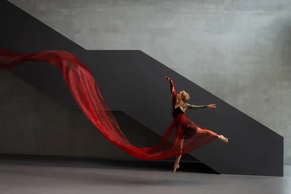 Alicke, Bjoern: red dancer 2