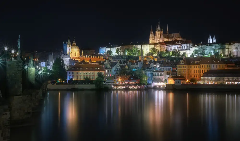 Osuna, Fran: Prag bei Nacht