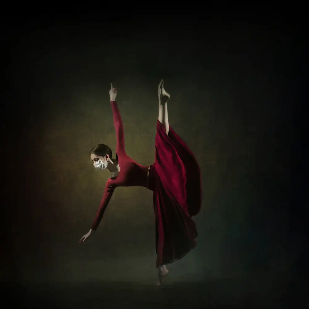 Hasheminasab, Moein: El baile de la corona