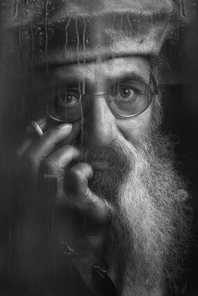 Maghsoodian, Mehrzad: Homme pluvieux