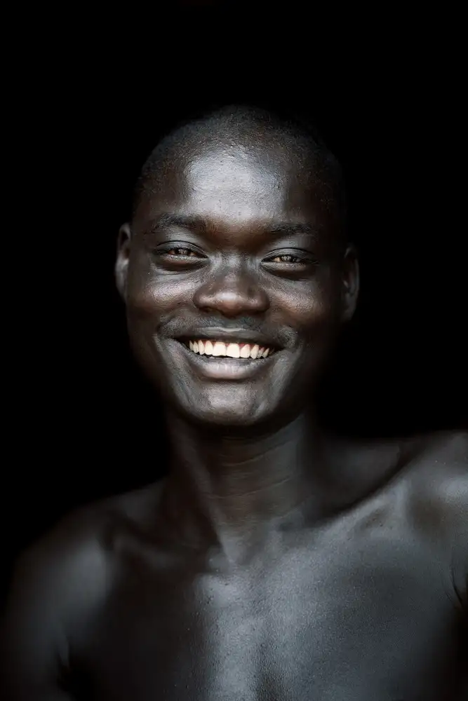 Cole, Trevor: sonrisa banna