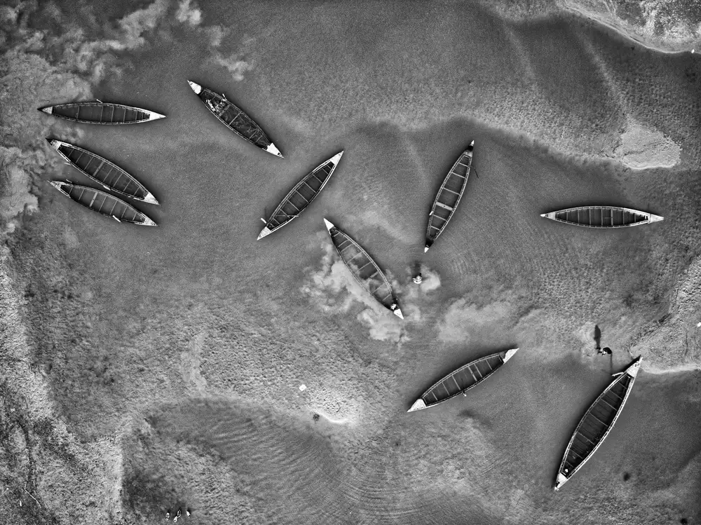 Ronnie, Khan Azim: Les bateaux et la vie