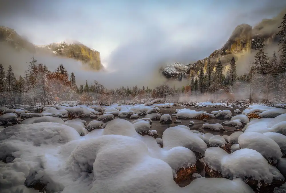 Qiu, Jenny: Gates of the Valley in Winter