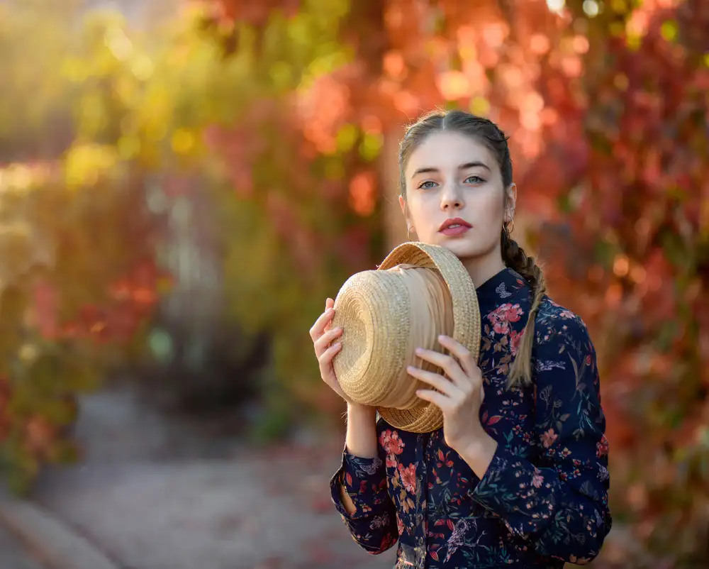 Markova, Tanya: Elle