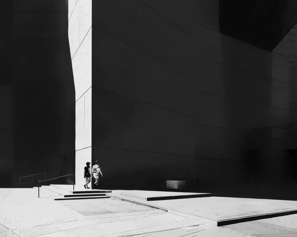 Guo, Leah: Contraste
