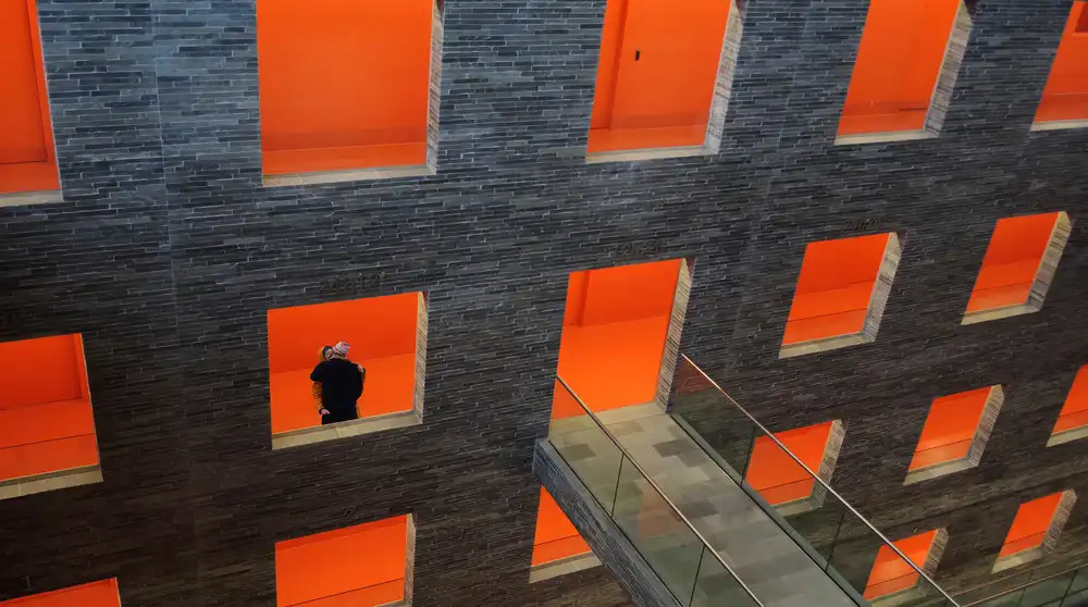 Limberg, Huib: Dutch people are in love with orange...!