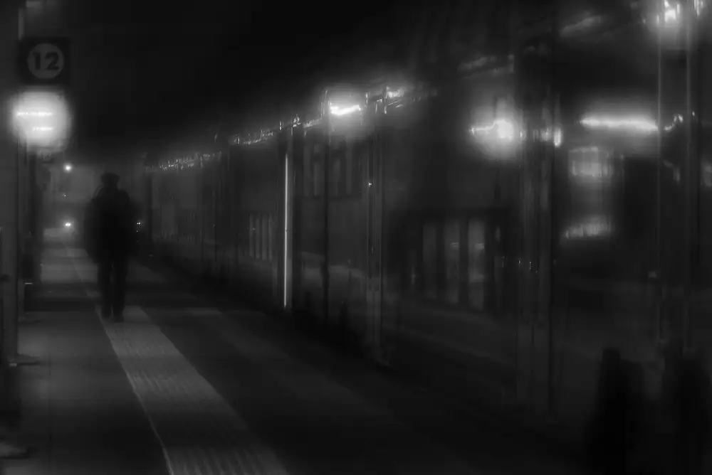 Tjandra, C.S.: Turno di notte