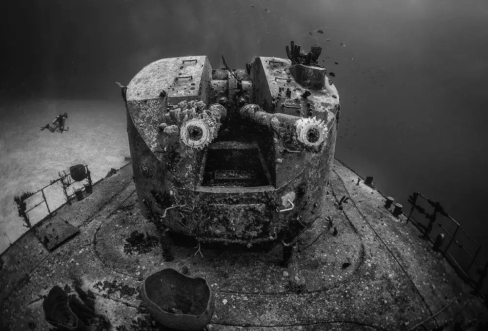 Lu, Jennifer: Machine gun on wreck of MV captain Keith