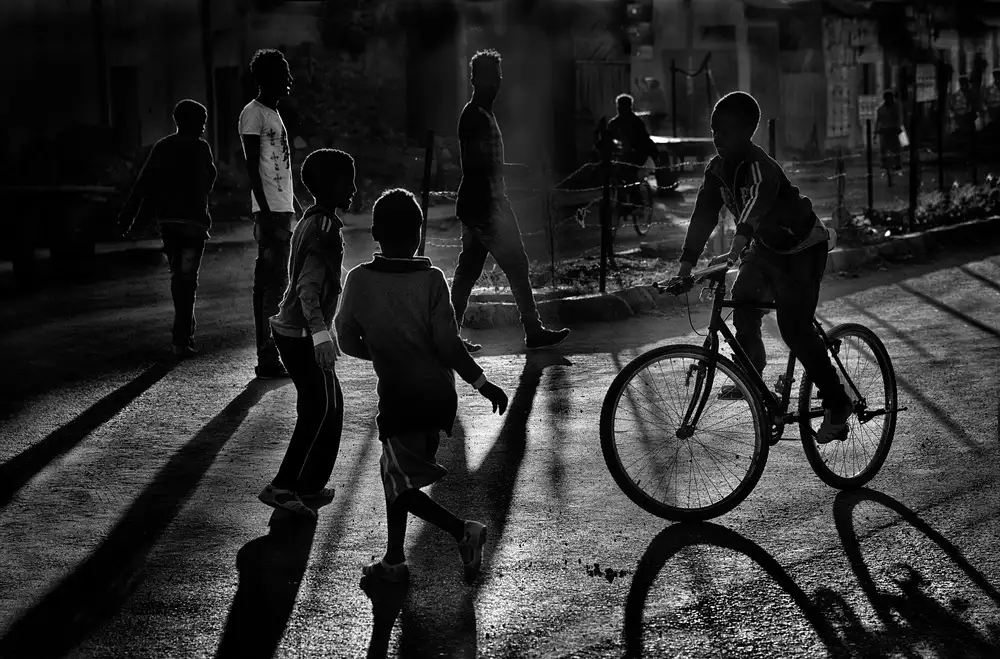 Cavalli, Giovanni: Giochi per bambini (con la bicicletta)
