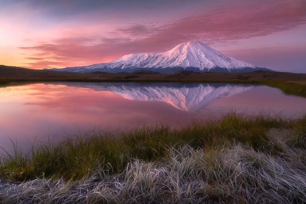 Kukrinov, Alexandr: Frosty morning at Tolbachik volcano...