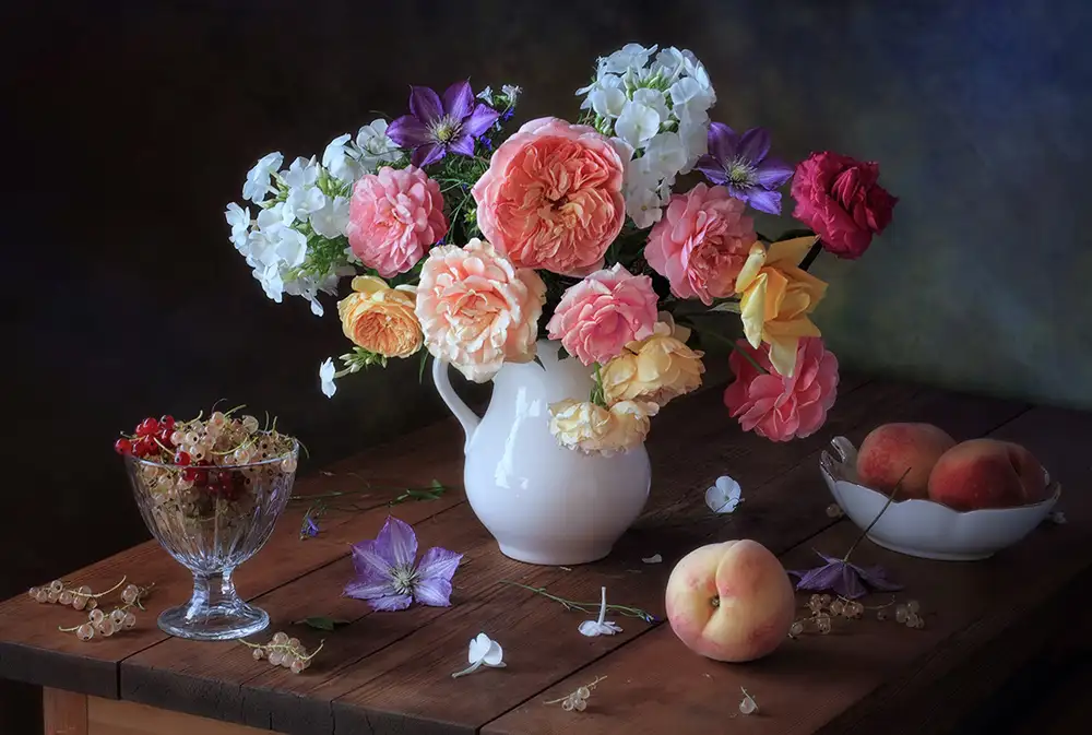 Skorokhod, Tatyana: Still life with bouquet and berries