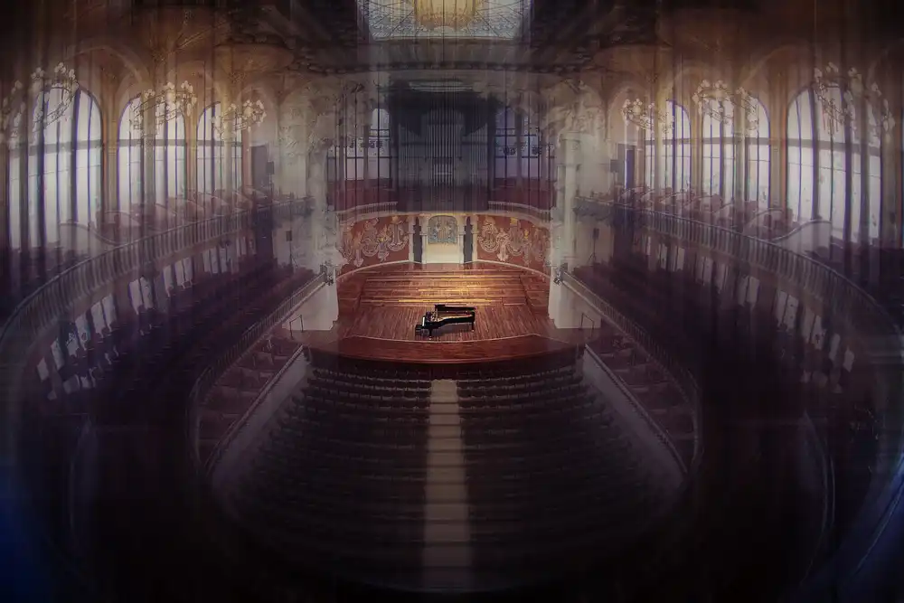 Moshe, Mallal: The piano