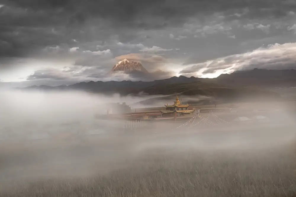Simoon: Pagoda Muya a sněhová hora Yala