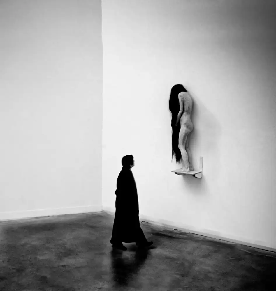 Cavalli, Giovanni: L'uomo e la statua. Biennale di Venezia