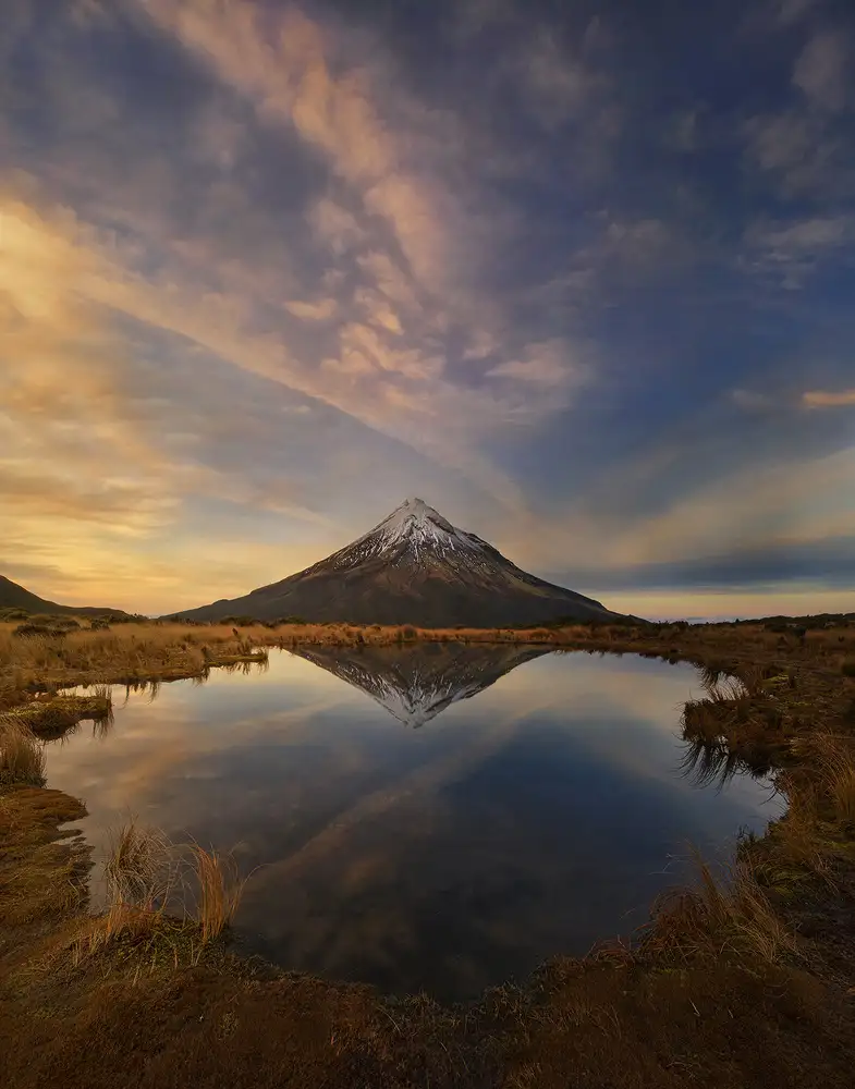 Zhang, Yan: Mount Taranaki: Zimní východ slunce