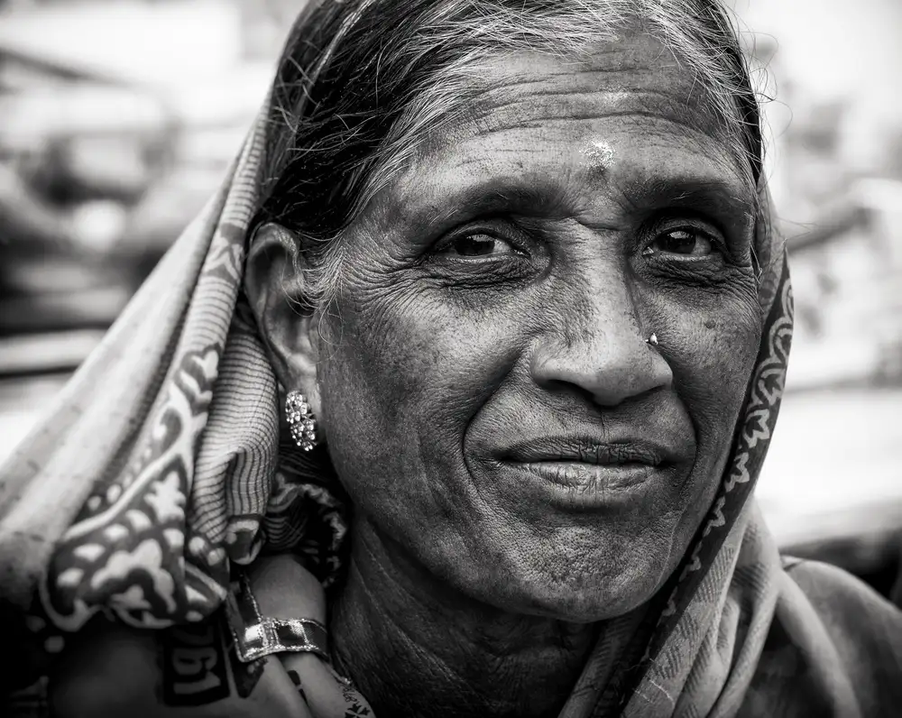 Molina, Elena: visitare Varanasi (bnw)