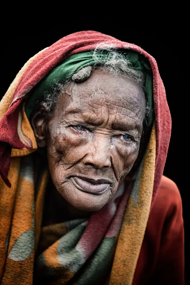 Cole, Trevor: Anciana del Konso