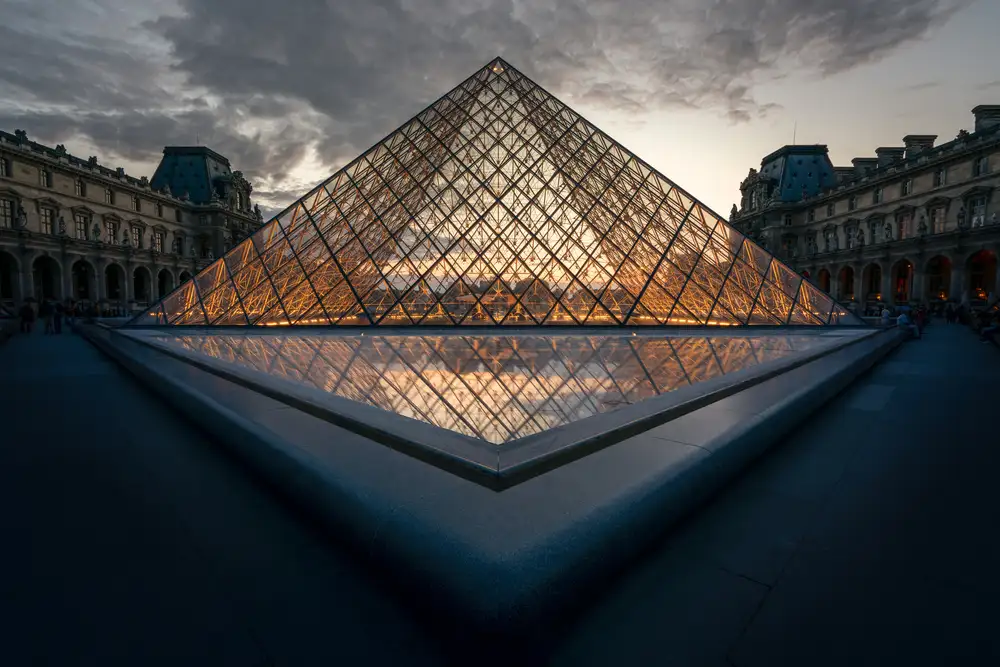 Prieto, Adamo: Louvre 1