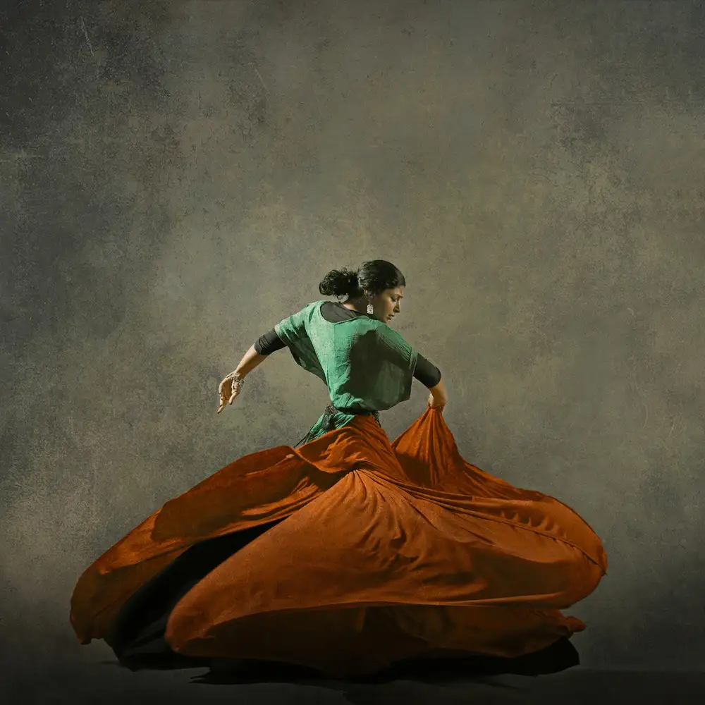 Hasheminasab, Moein: la chica y el baile