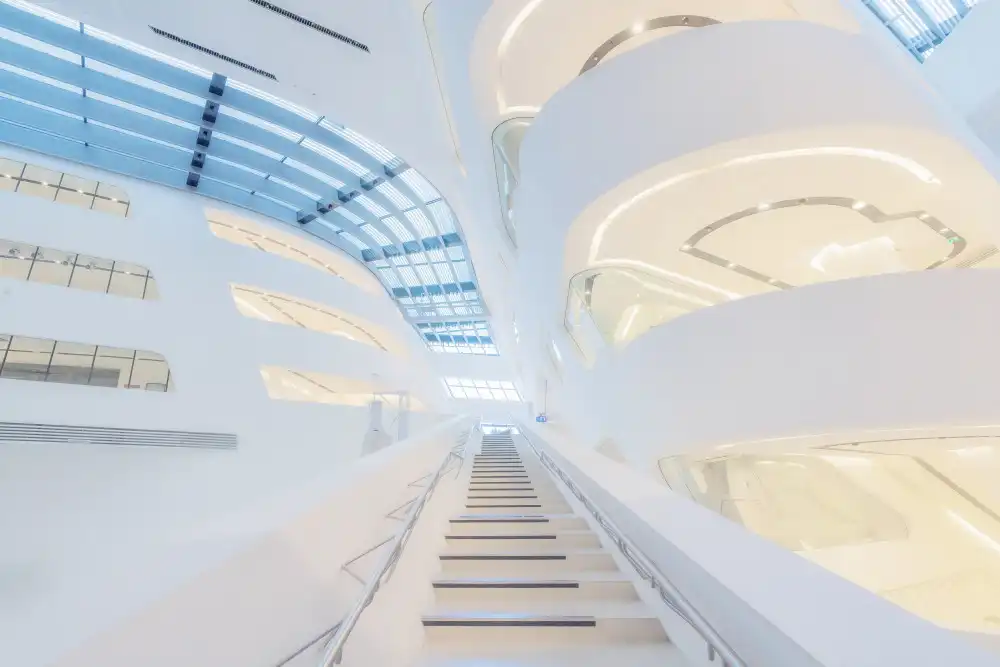 Osuna, Fran: Futuristische Architektur
