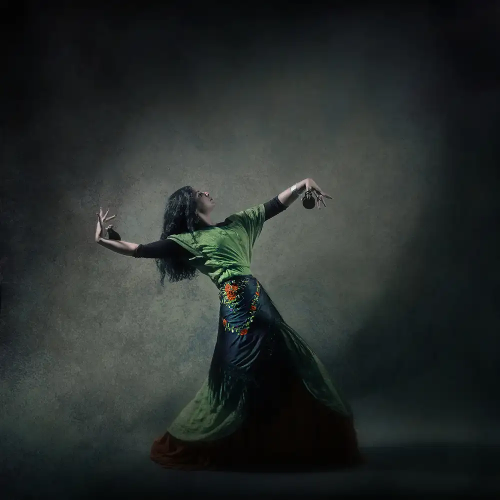 Hasheminasab, Moein: la chica y el baile