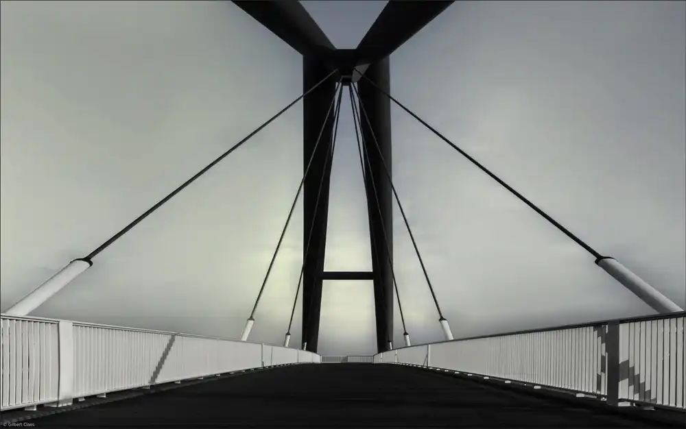 Claes, Gilbert: suspension bridge