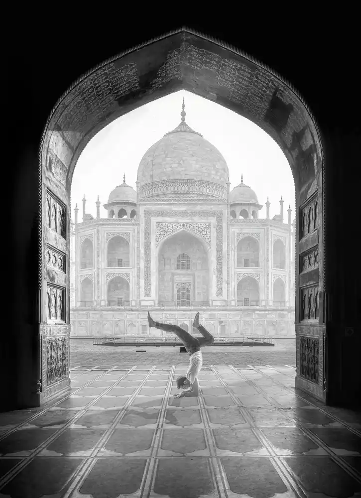Lu, Alex: Yoga al Taj Mahal
