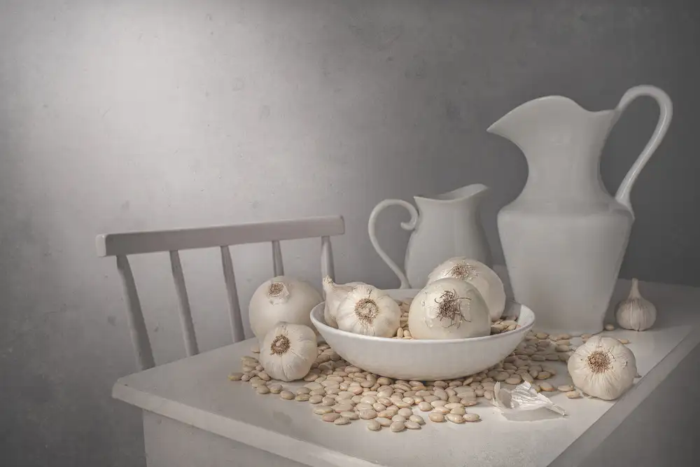 Perfoncio, Margareth: A white world