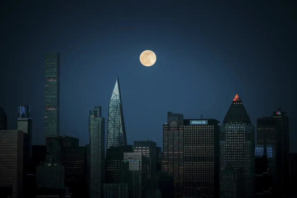 Wei,, (David) Dai,,: Superluna su Manhattan