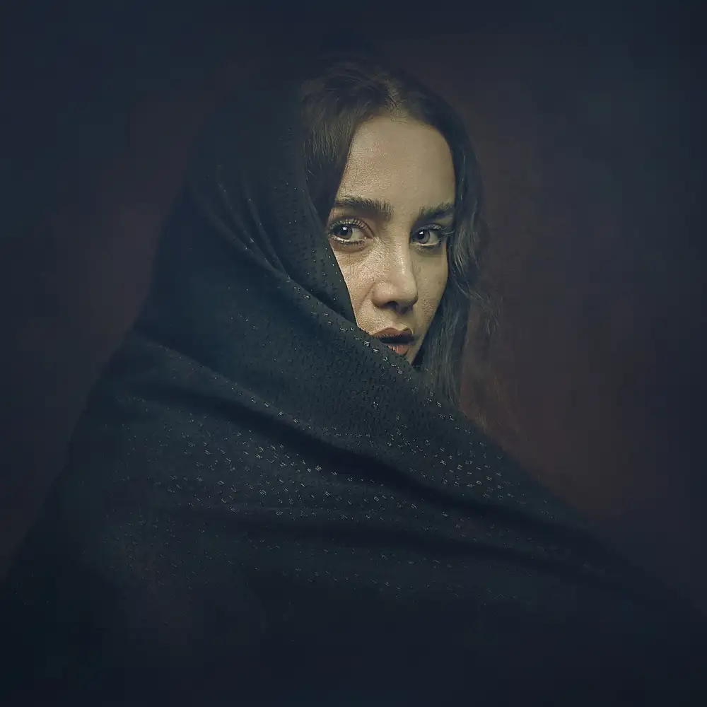 Hasheminasab, Moein: chica persa