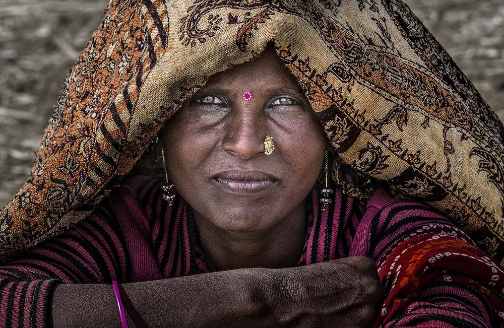 Garmendia, Inazio Joxe: Mujer india en el Kumbh Mela - Prayagraj - India