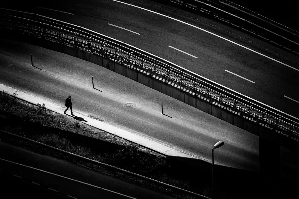 Pancareken, Yavuz: Walking