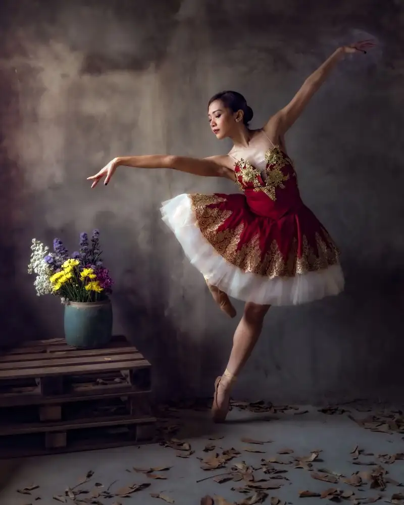 Mikael, Fira: Bailarina