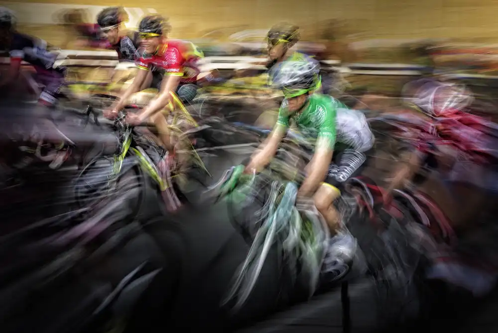 Baglietto, Oskar: Peloton