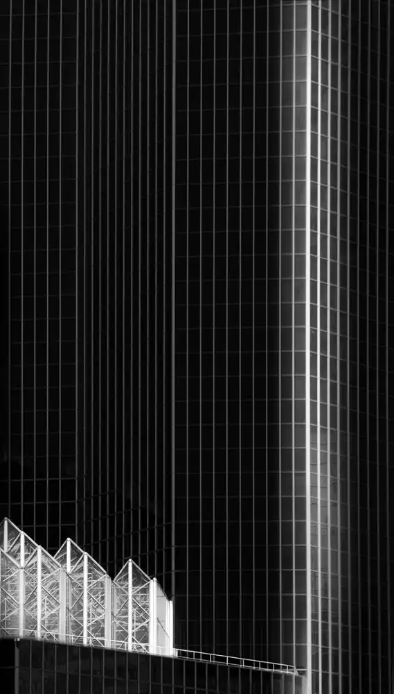 Hick, Fernand: A white structure