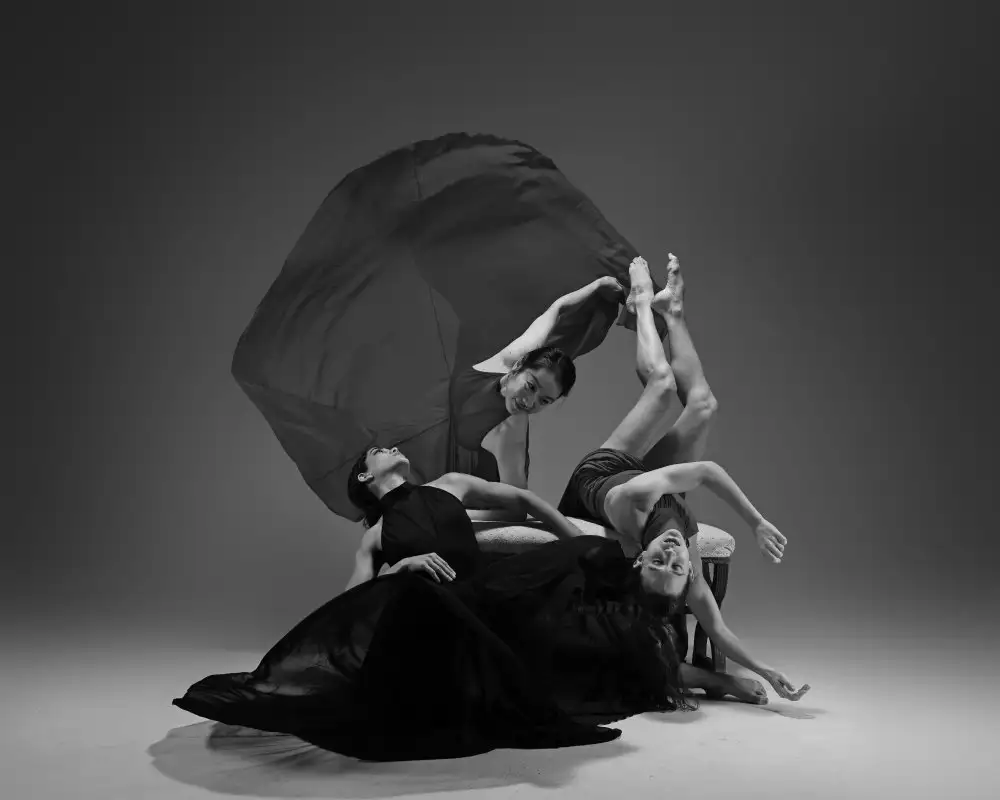 Li, Rob: Los tres bailarines II