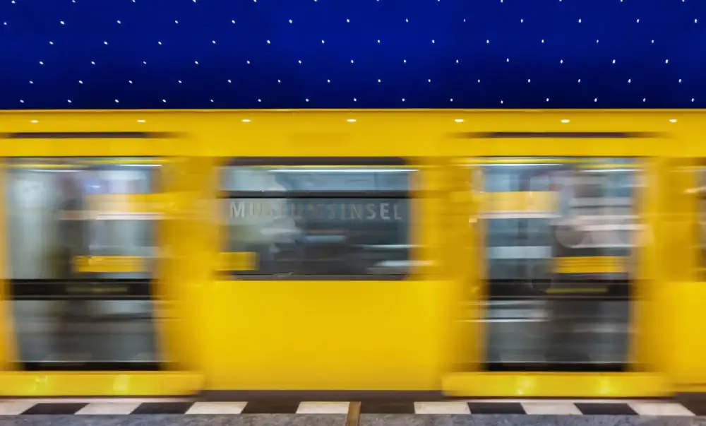 Rückert, Stephan: Stazione MUSEUMSINSEL