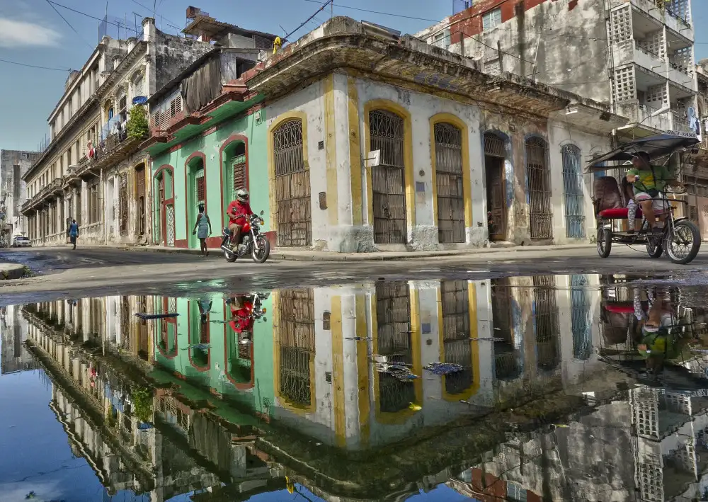 Einhorn, Itzik: Reflection in Havana