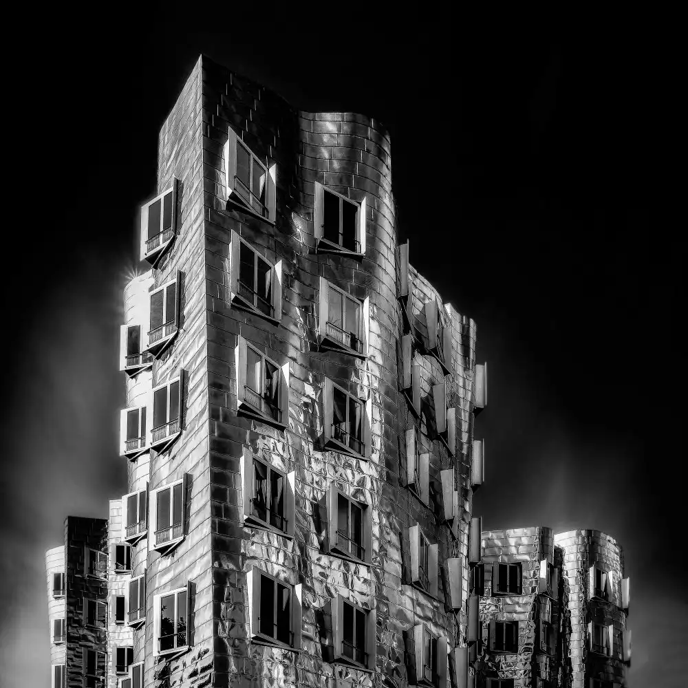 Eßig, Michael: Ufficio Danzante di Gehry