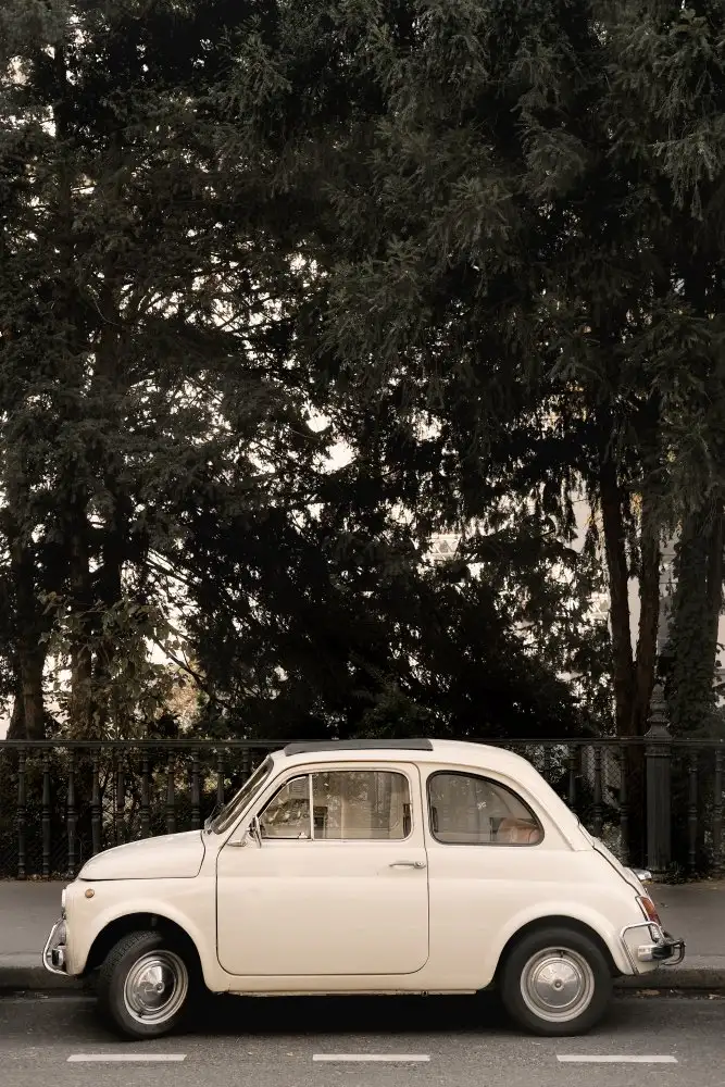 Studio, Pictufy: Piccola automobile a Parigi