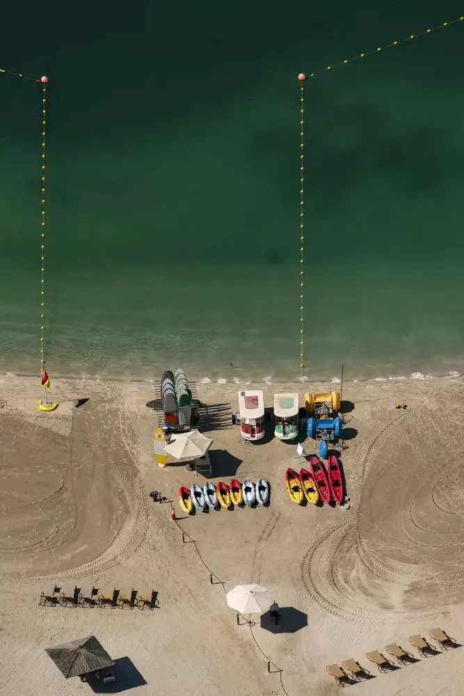 Kravanja, Jure: Sulla spiaggia