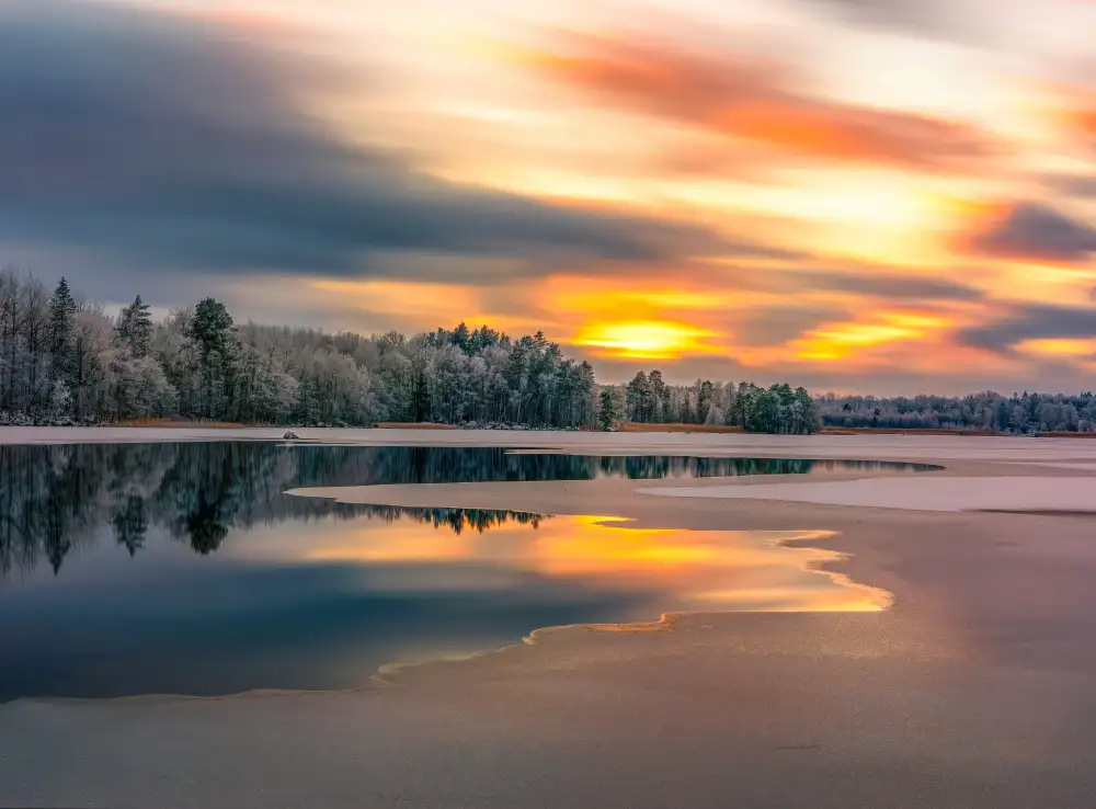 Lindsten, Christian: La glace envahit lentement le lac