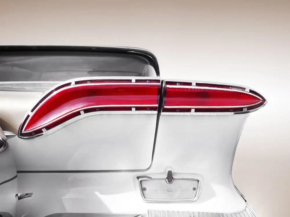 Gube, Beate: US classic car 1958 taillight abstract