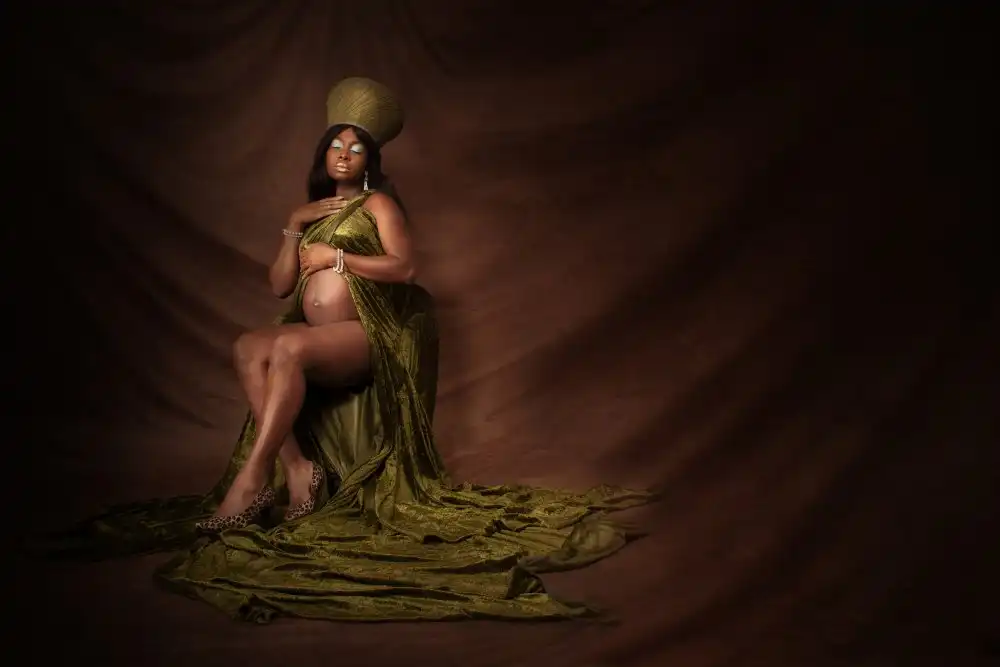 Diepenbroek, von Christine: pregnant