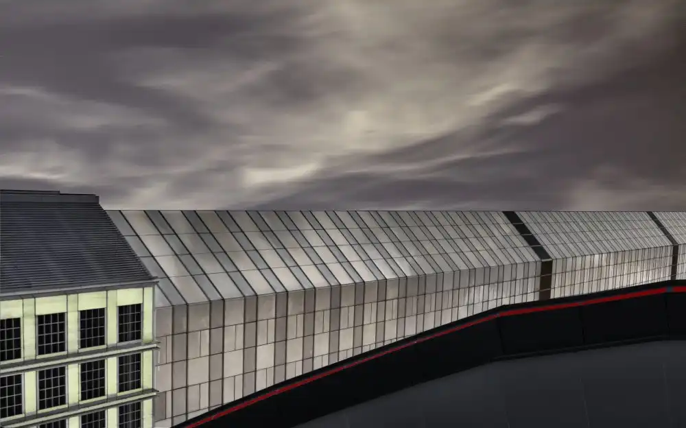 Verschelden, Harry: Glass houses in the city.