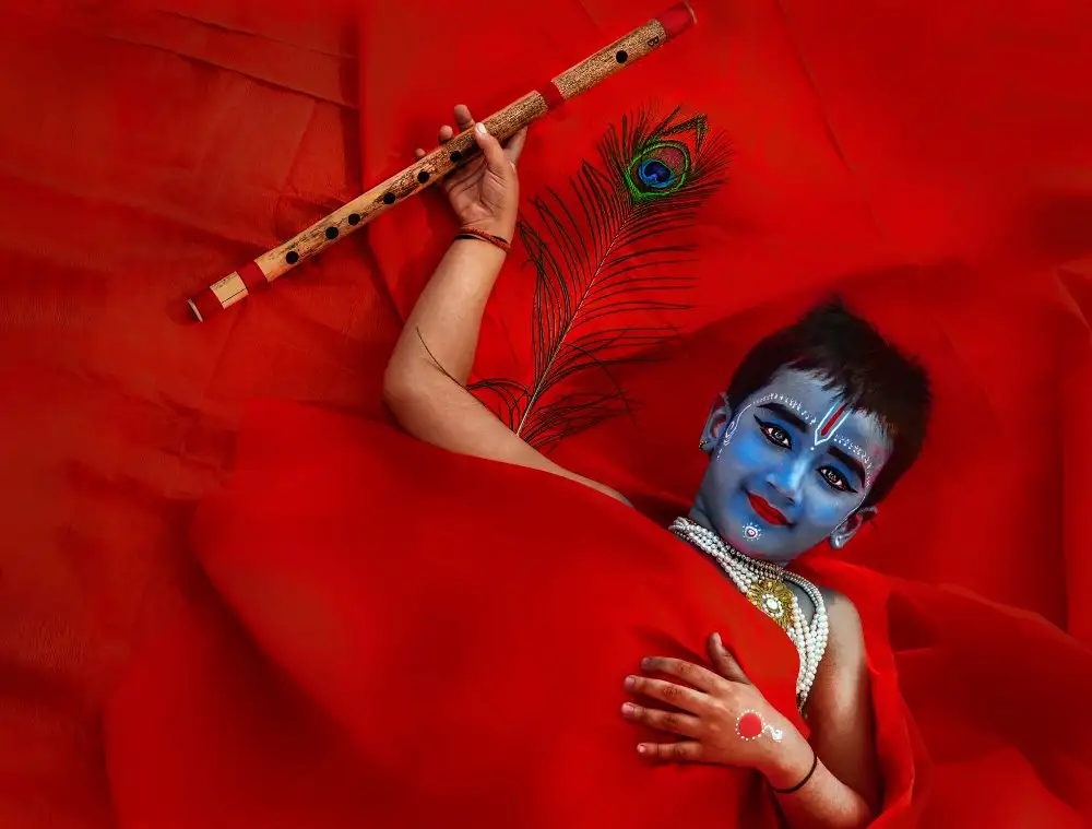 Mitra, Dhar Malini: l'innocence enveloppée d'amour