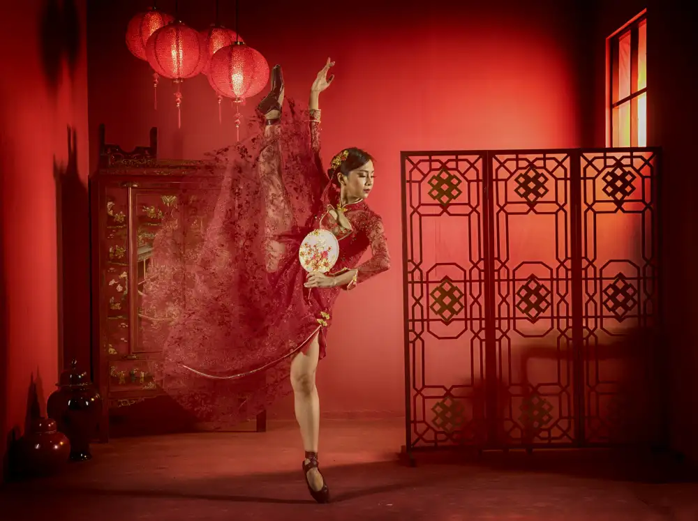 Hartojo, Muliani Angela: Balletto in rosso